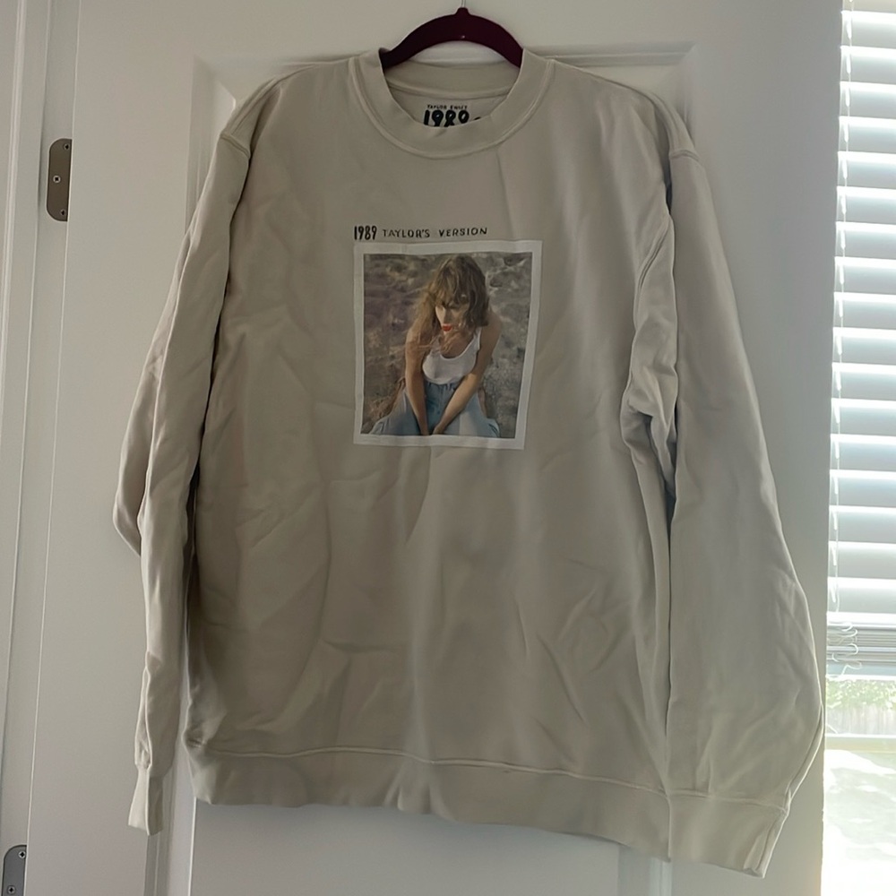 Taylor Swift 1989 (Taylor’s Version) Crewneck